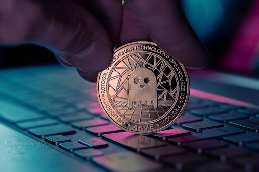 Aave (AAVE) Price Decline Spurs Unprecedented Interest in AI Altcoins InQubeta (QUBE) and Fetch (FET)