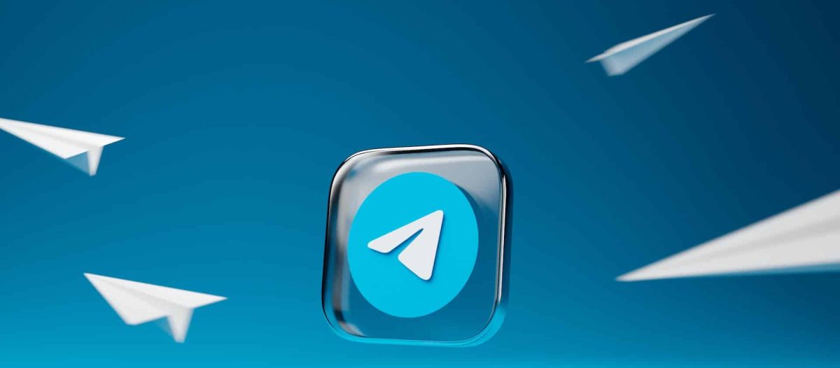 Telegram-Symbole als Papierflieger