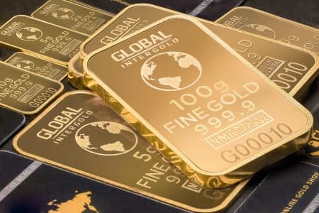 Robert Kiyosaki Warns To Get Into Gold