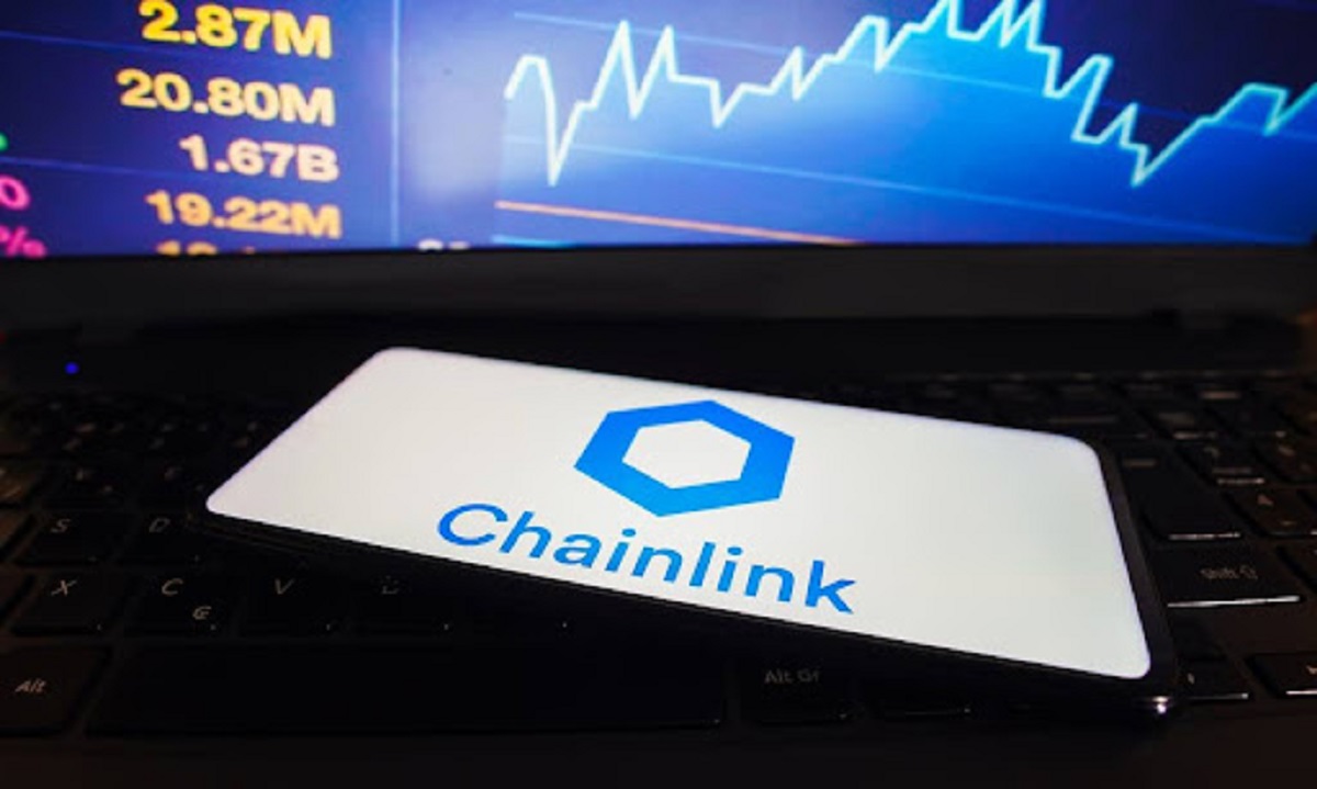 Chainlink (LINK) Surges Past $17.70 Amid Ethereum ETF Approval