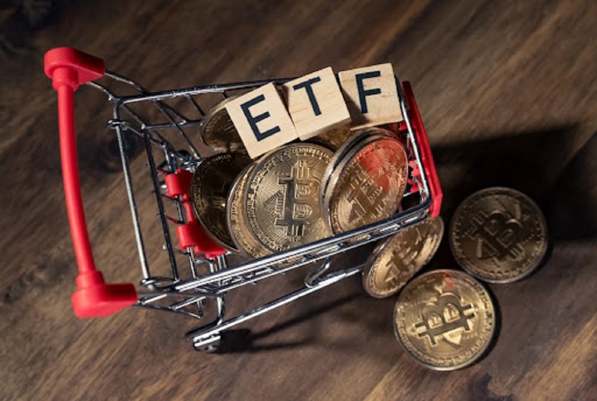 Bitcoin ETF Bloodbath on the Horizon? Schiff Warns of Sell-Off at $38K Threshold