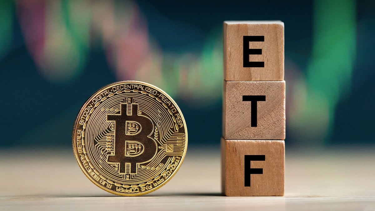 US Bitcoin ETF outflows hit three-week high as Ark trims stake in its own BTC fund
