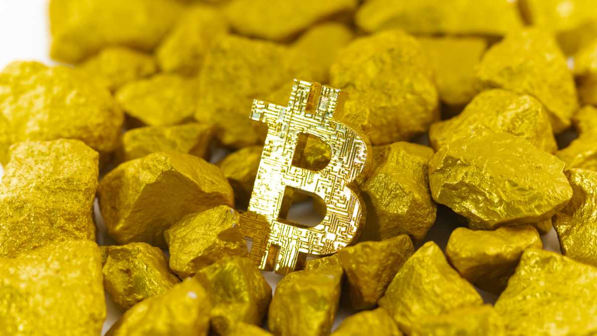 BTC Beats Gold CZ Counters Peter Schiff in High-Profile Bitcoin vs. Gold Debate